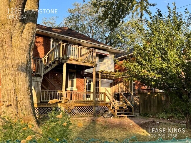 Photo - 1225 Gladstone Ave