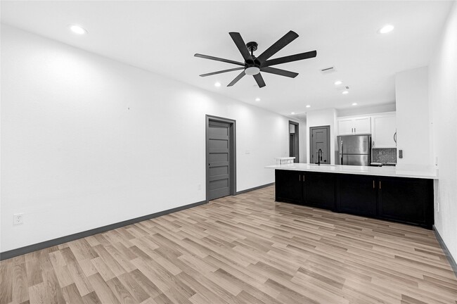 Photo - 3625 Lydia St