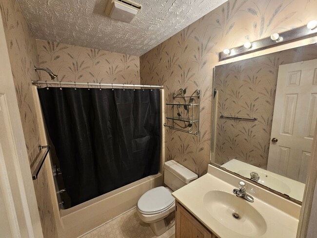 Photo - Cypress Bay Golf &amp; Racquet - W7 Unit W7