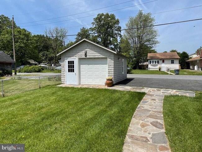 Photo - 2513 Barrison Point Rd