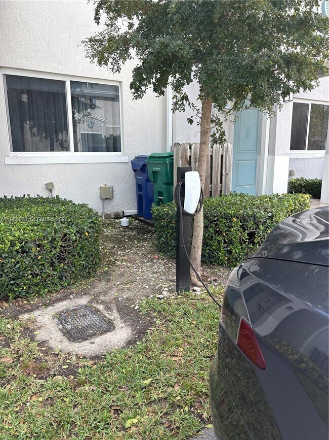 Photo - 355 NW 12th Ave