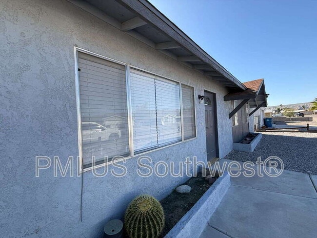 Photo - 664 Honeysuckle Rd