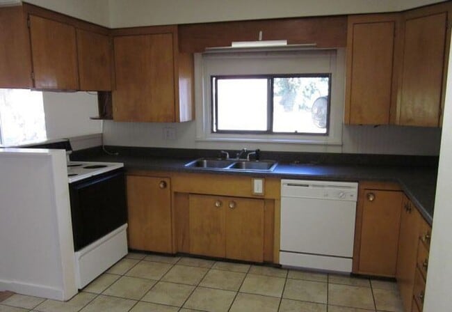 Photo - 348 N Washington St