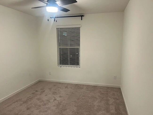 Unfurnished Room B