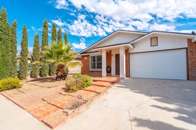 Photo - Adorable 4 bedroom, 2 bath in East El Paso!