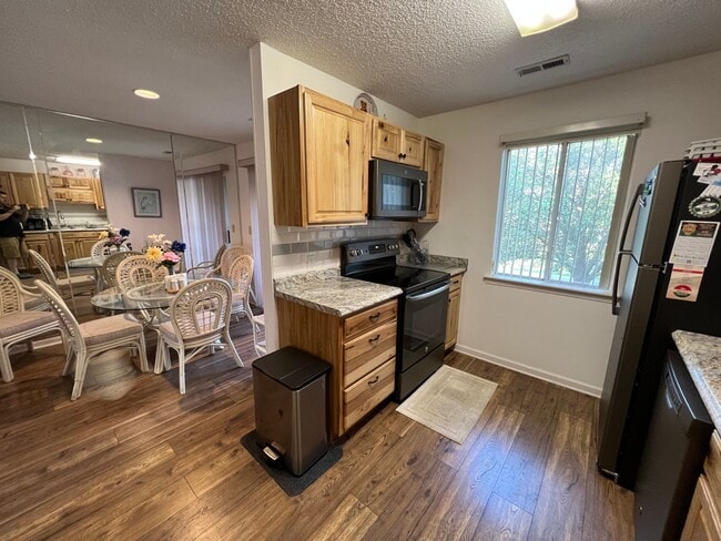 Photo - FURNISHED 2 BEDROOM/2 BATH UNIT 2ND FLOOR