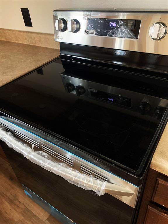 Photo - 719 Decker Dr