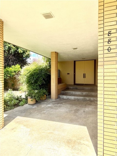 Photo - 880 N Gainsborough Dr