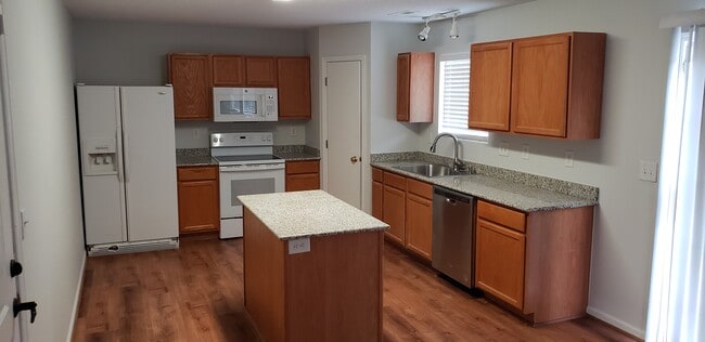 Photo - 5005 Emberly Dr