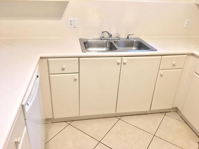 Photo - 2008 Shoma Dr