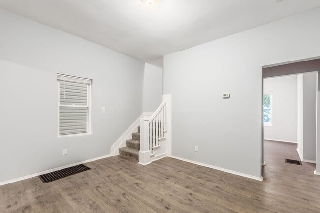 Photo - 673-675 Stanley Ave Unit 673