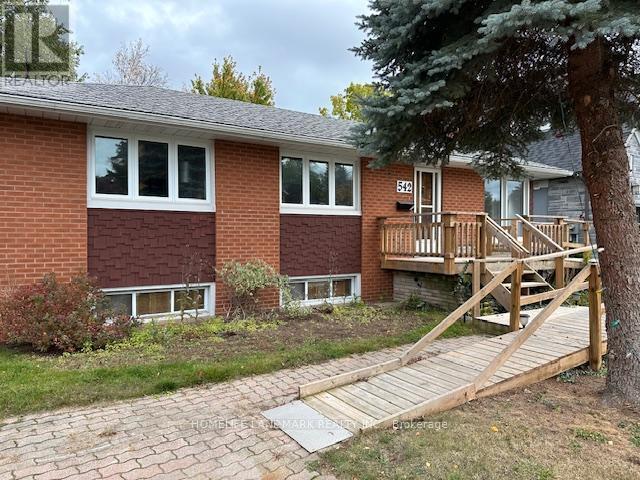 Photo - 542 Wingrove Crescent