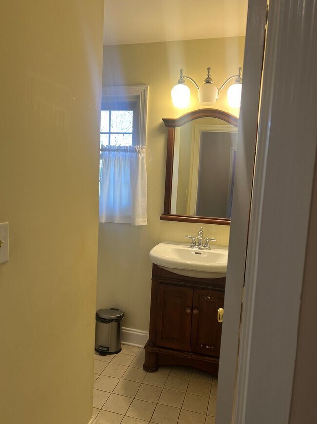 Photo - 4 Bedroom with fenced in yard!