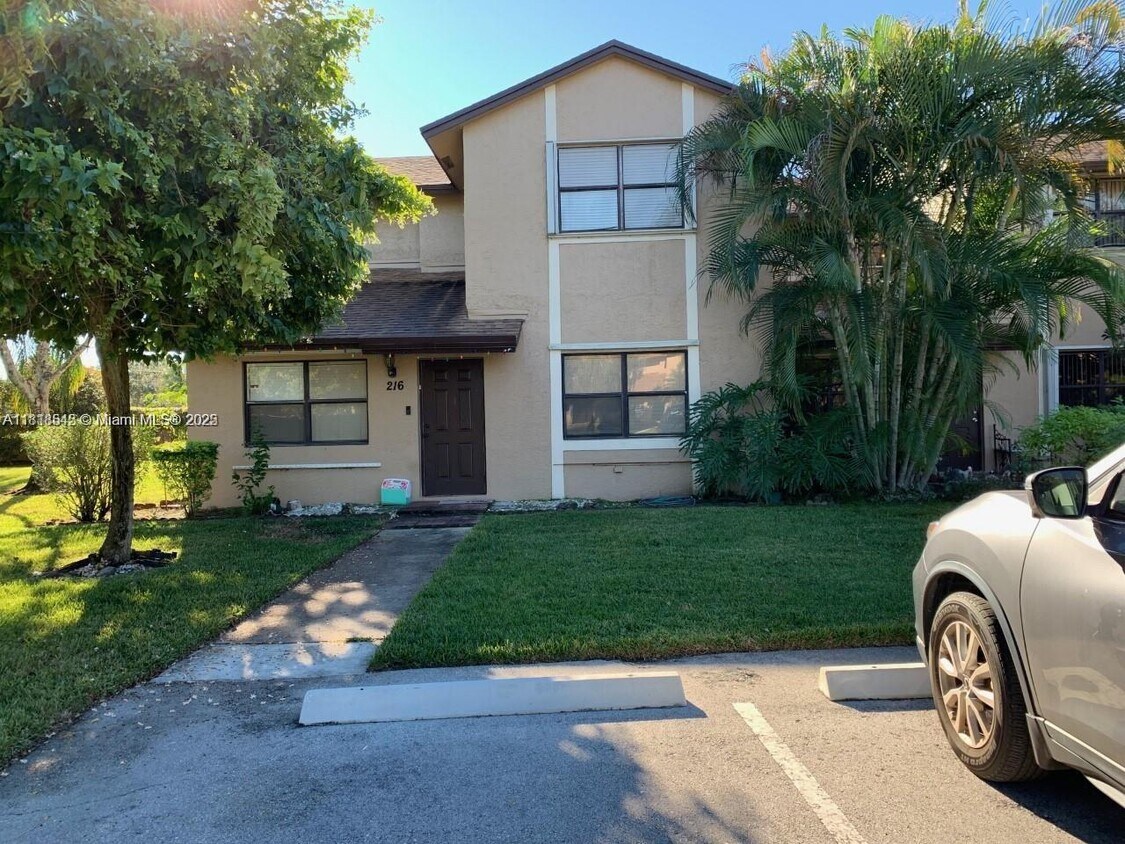 Photo - 216 Lakeside Cir (Sunrise, FL)