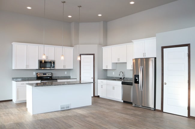Shadow Creek Townhomes - Shadow Creek Townhomes