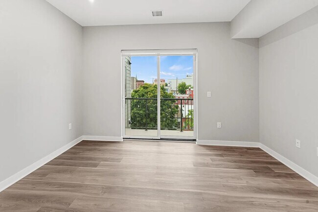 Photo - 475 Communipaw Ave