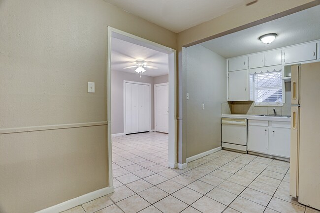 Photo - 2202 Park St Unit 03