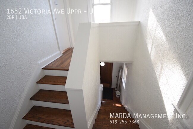 Photo - CHARMING 2 BED/1 BATH UPPER ON VICTORIA + HYDRO & GAS Unit Upper