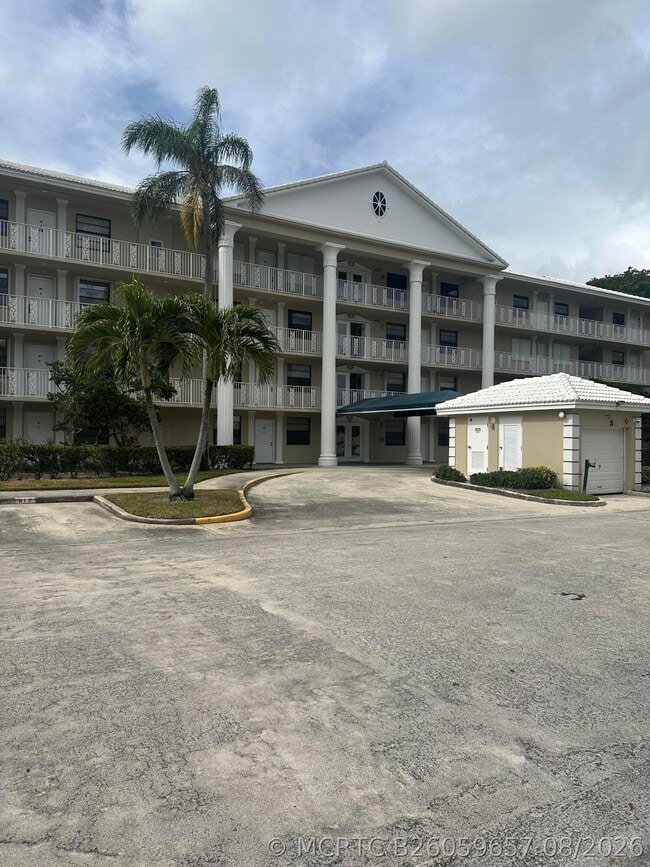 Building Photo - 3507 Village Blvd Unit 302