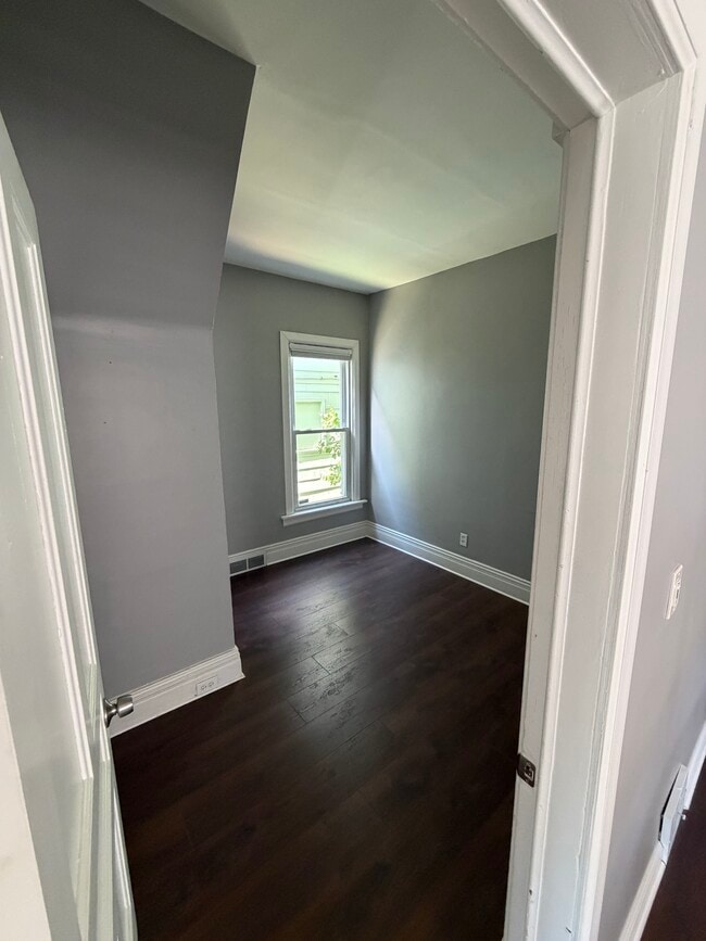 Photo - 47 Abbottsford Pl