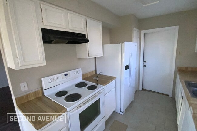 Photo - 15919 Rosebriar Dr