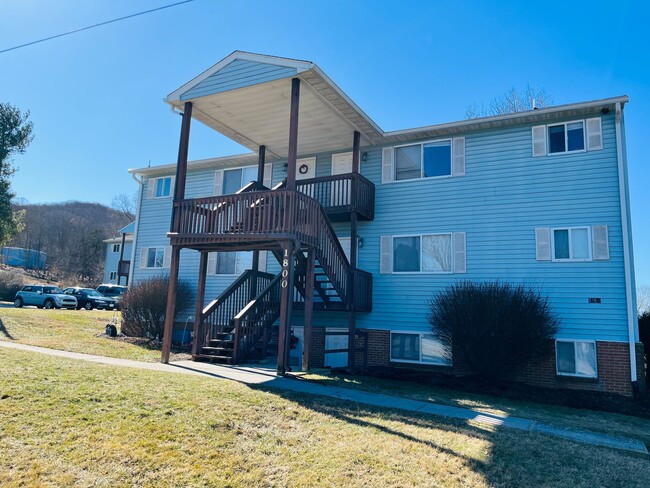 3 Bedroom, 2 Bath Apartment - 3 Bedroom, 2 Bath Apartment Unit 1800A