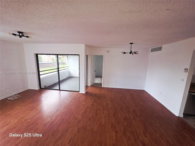 Photo - 20130 NE 3rd Ct Unit 6