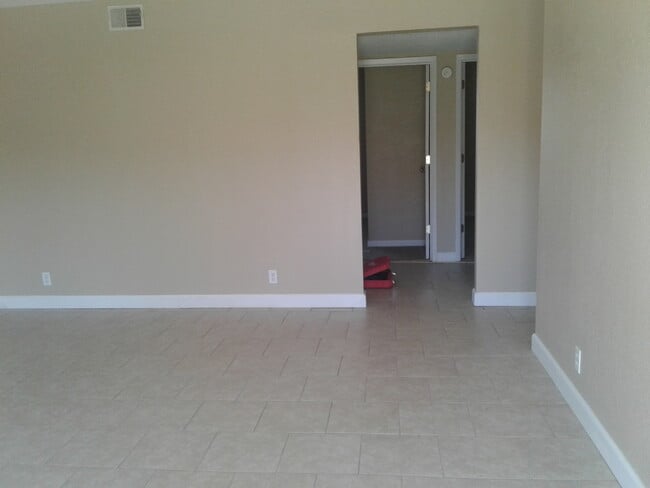 Photo - 279/281 Chris Drive Unit 279