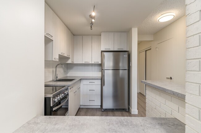 Photo - Valley Ridge Tower