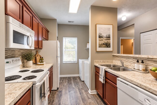 Avalon at Northbrook Apartments and Townhomes