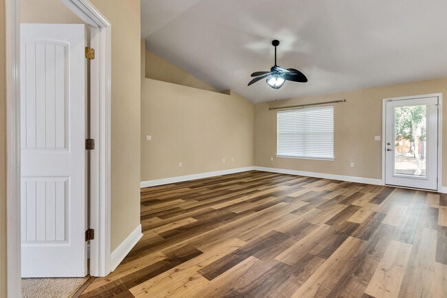 Photo - 1952 Bay Pine Cir