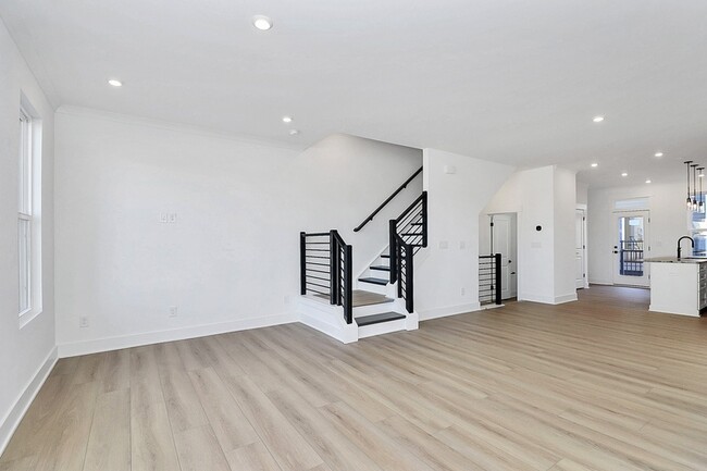 Photo - 5027 Duchess Dr