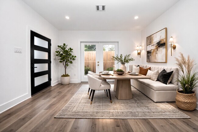 Photo - 8125 Cabot St