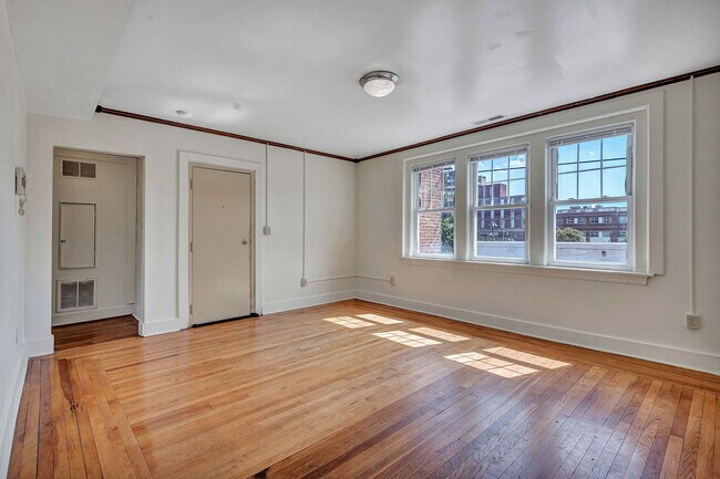Photo - 17 Howe Street