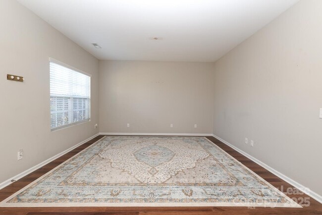 Photo - 1512 Sunflower Field Pl