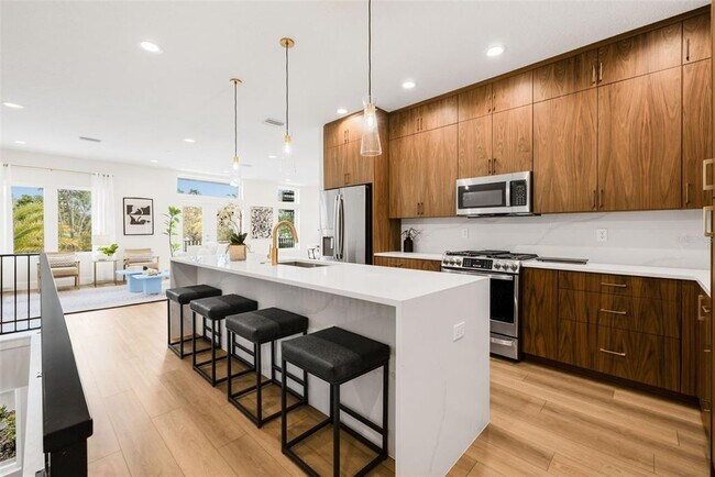 Photo - 8615 5th St N