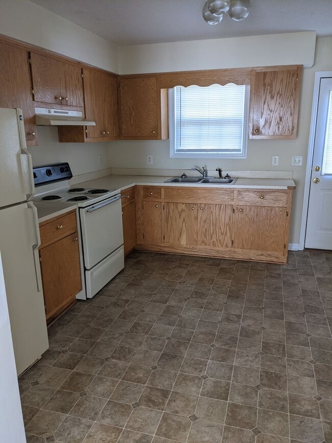 Photo - Two bedroom, 1.5 townhouse in Graham (Park... Unit D