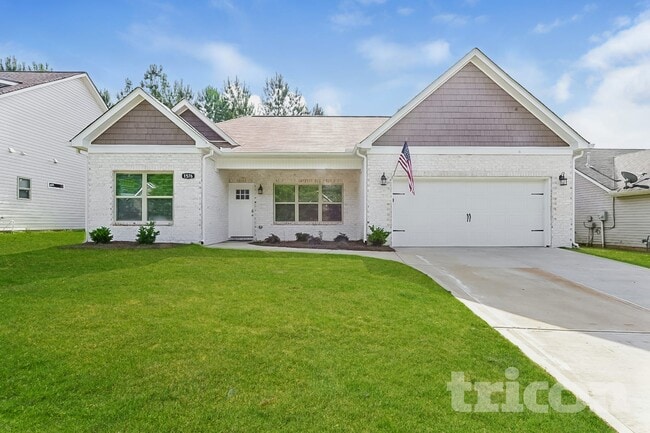 Building Photo - 1576 Queen Elizabeth Dr