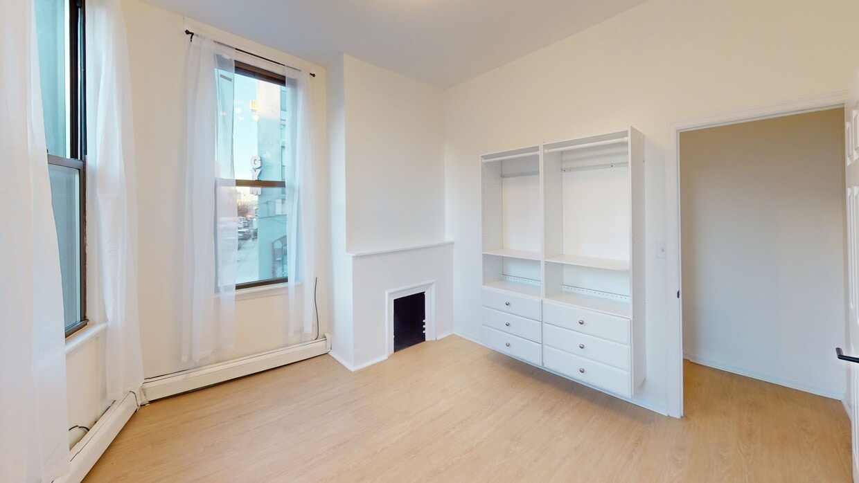 Photo - Private bedroom in 2 bed/1 bath Home