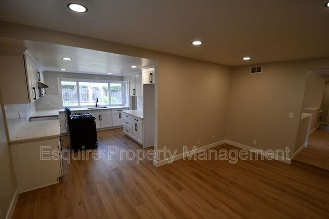 Photo - 3621 Miramar Way