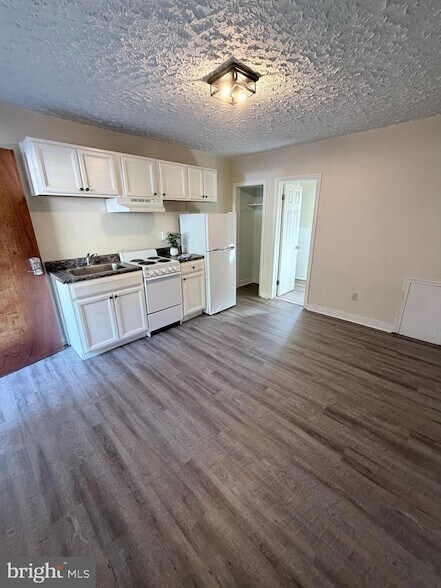 Photo - 268 Wilkes St Unit 9