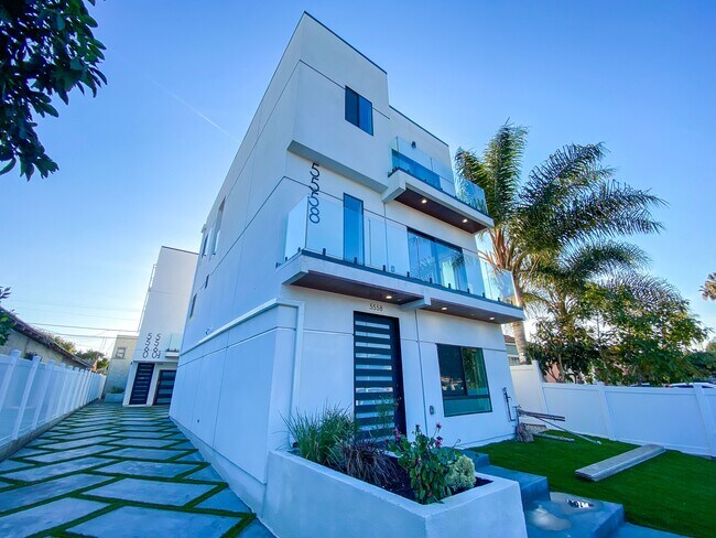 Photo - 5558 Geer St Townhome