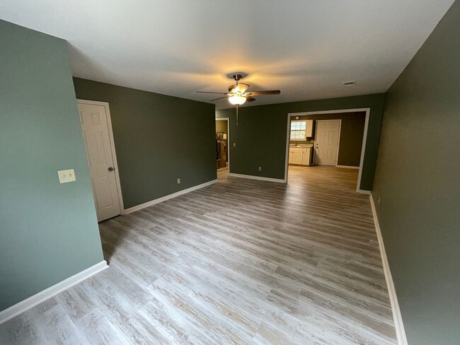 Photo - 121 Clyde Dr Unit B