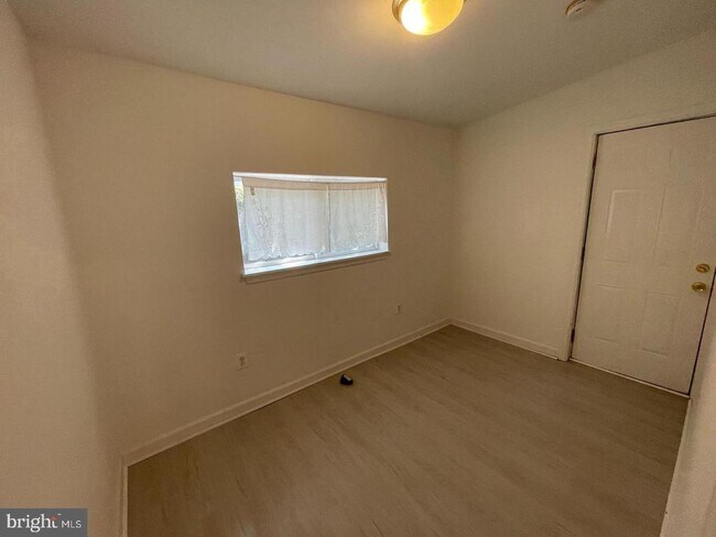 Photo - 2606 W Girard Ave Unit 1