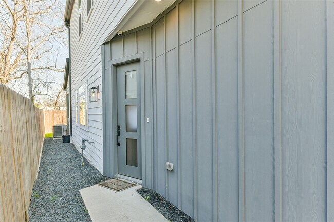 Photo - 4211 Nichols St