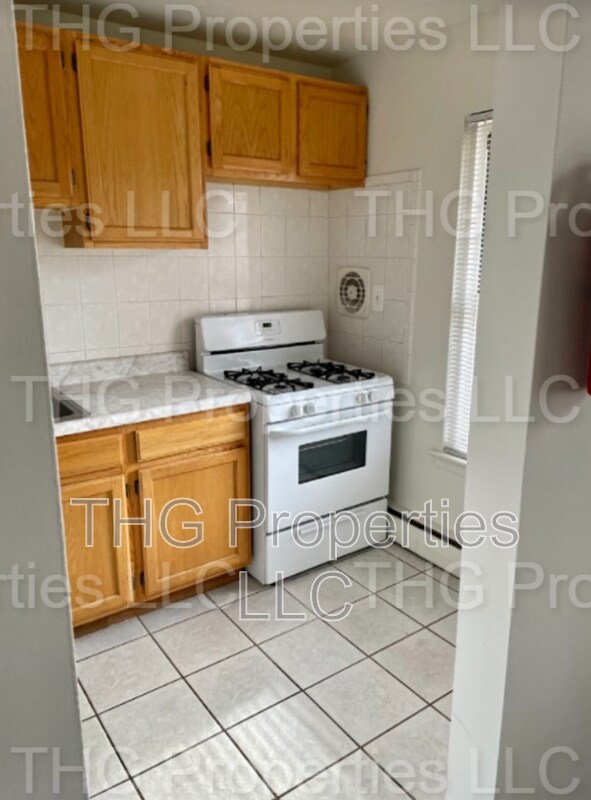 27-55 Green Street APT# 36B - 27-55 Green Street APT# 36B Unit # 36B