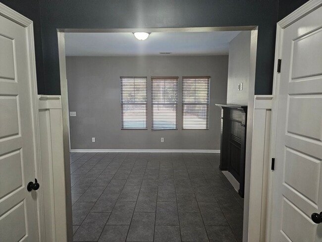 Photo - 3 Bedroom 2.5 bath unfurnished home in The Landing at Mill Creek - Sneads Ferry
