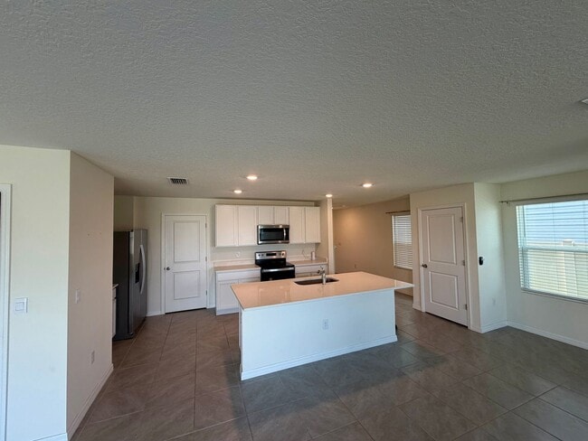 Photo - Beautiful Home in Newberry, FL – Spacious, Modern, and Peaceful Living