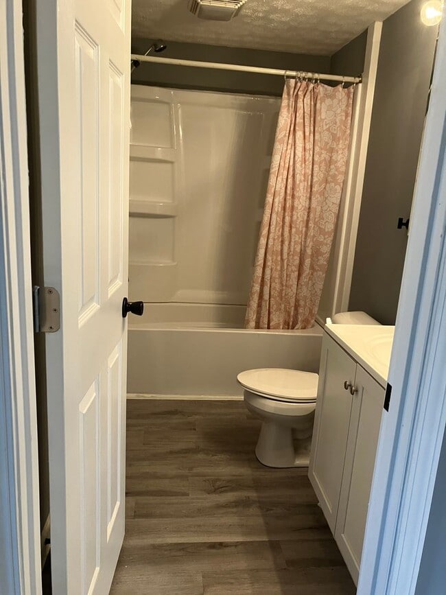 Photo - 701 W Walnut St Unit 701-2 W Walnut