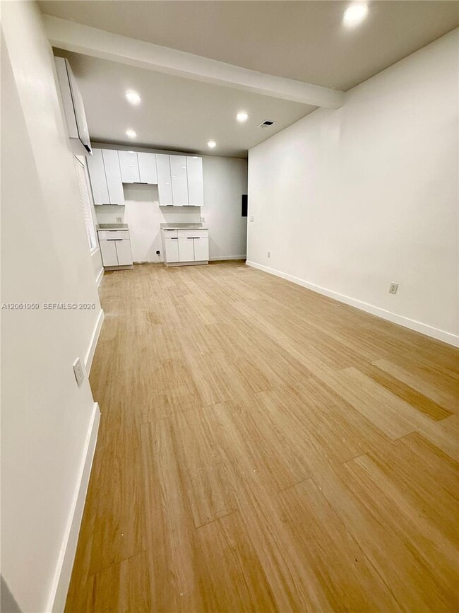 Photo - 125 SW 19th Ave Unidad 2